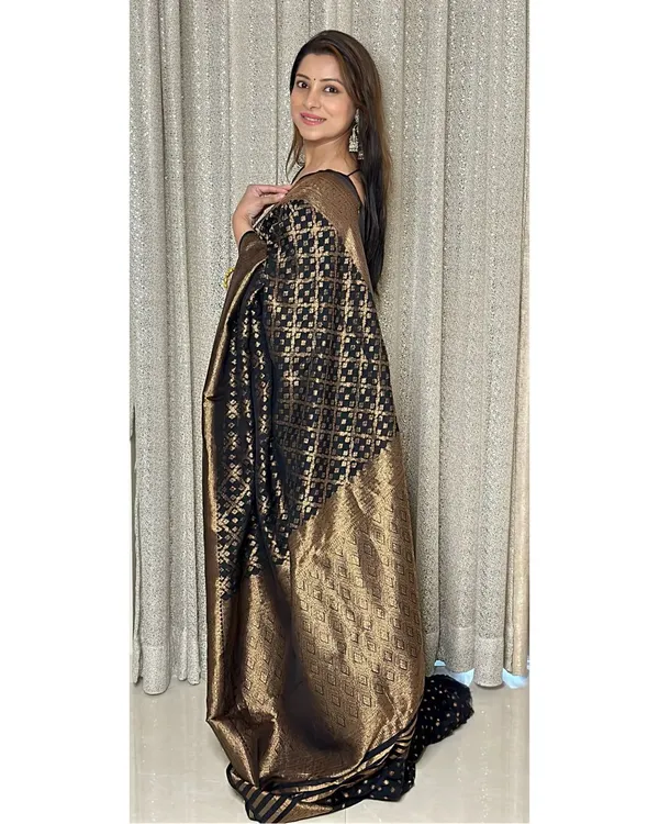 BLACK_KANJIVARAM_SILK__SAREE